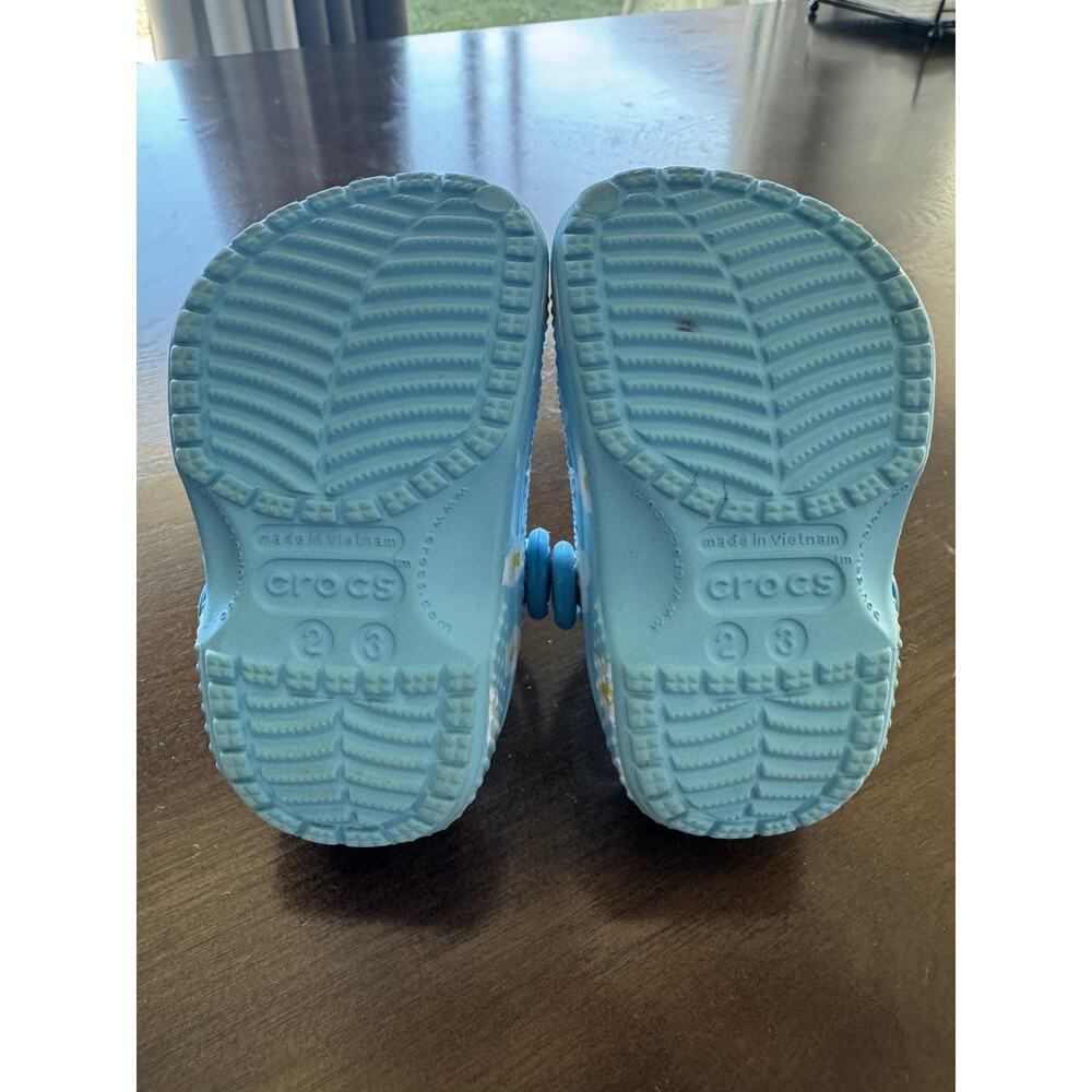 Crocs Classic Daisy Clogs Toddler C2 C3 Blue Tinted Glass Floral Slip On - Picture 6 of 8